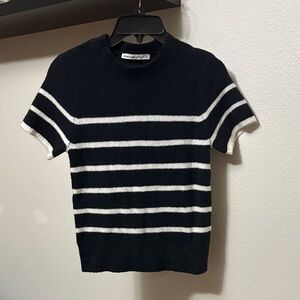 Abercrombie & Fitch Women’s Black White Striped Crewneck Sweater NWOT XXS fit XS